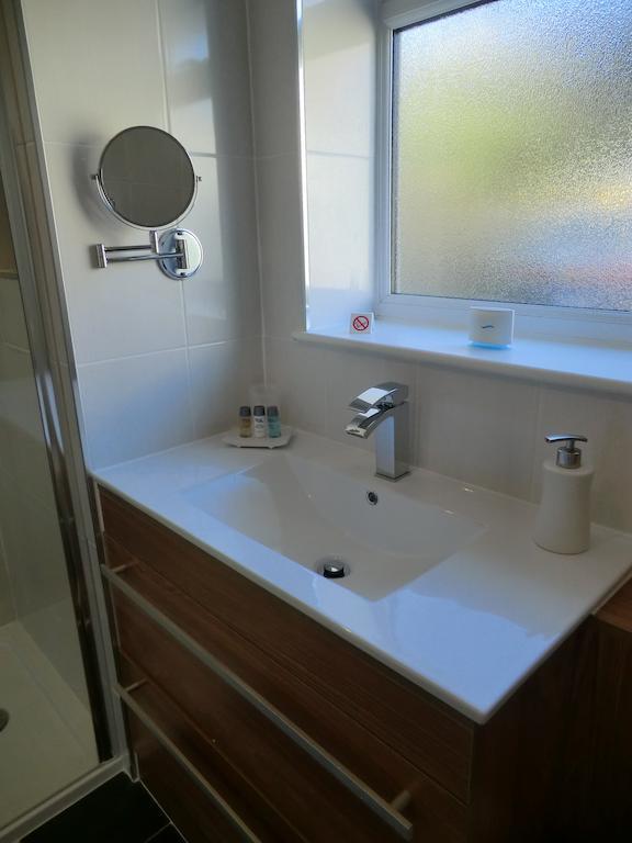 Coombe Dale Accommodation Lulsgate Bottom Bilik gambar